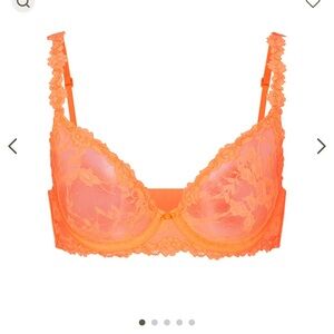 SKIMS Stretch Lace Unlined Demi Bra